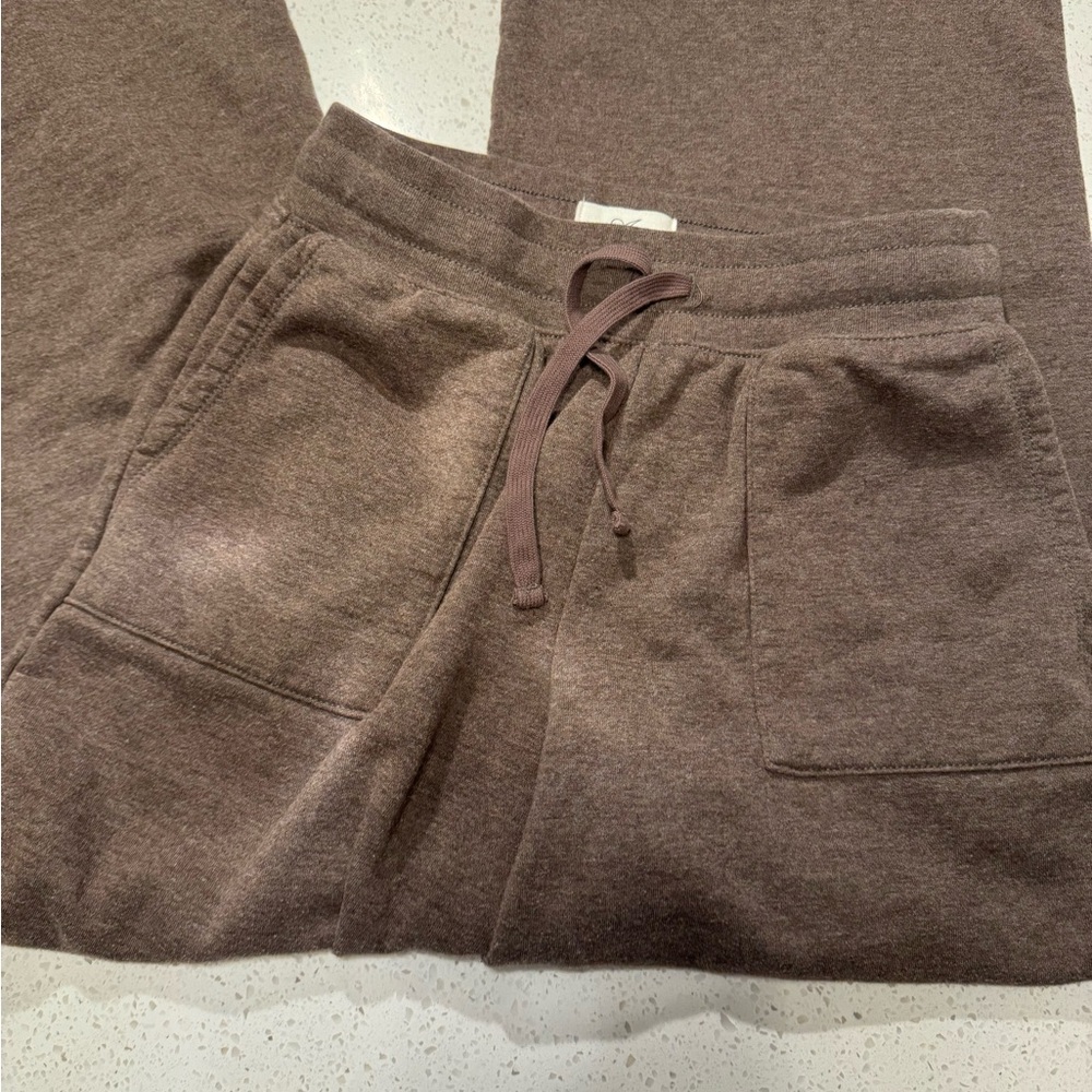 American Eagle Everyday Luxe Wide-Leg Sweatpants - Picture 3 of 9